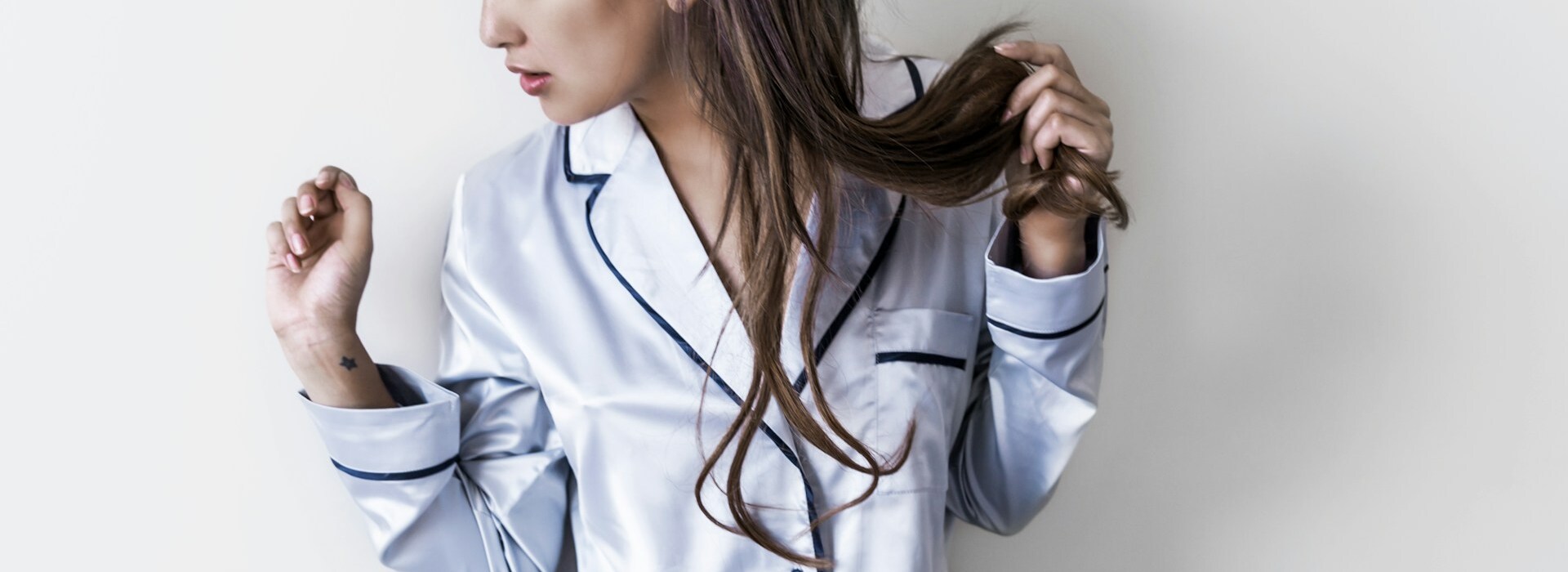 Fashion Clothing Store -Fashion Clothing Store kristina petrick AqcgORY1aiM unsplash 1